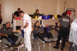 La Policía Canaria participa en una campaña de donación de sangre