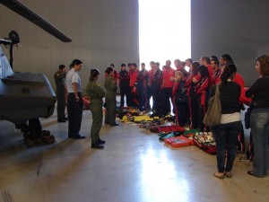 La Escuela Taller 'Emergencia y Seguridad' visita al 802 Escuadrón de Fuerzas Aéreas
