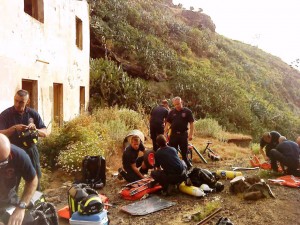 Efectivos del Consorcio de Bomberos de Tenerife se forman en el rescate de personas en galerías subterráneas
