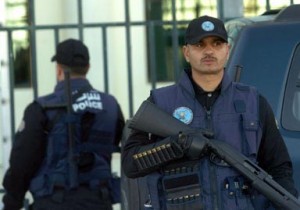El ministro del Interior, Antonio Camacho, firma con su homólogo tunecino un acuerdo de cooperación policial y modernización de sus fuerzas de seguridad