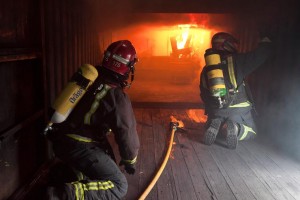 Efectivos del Consorcio de Bomberos de Tenerife se forman en la extinción de incendios de interior y flashover
